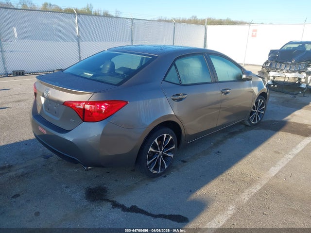 44760456 :رقم المزاد ، 2T1BURHE4JC071811 vin ، 2018 Toyota Corolla Se مزاد بيع