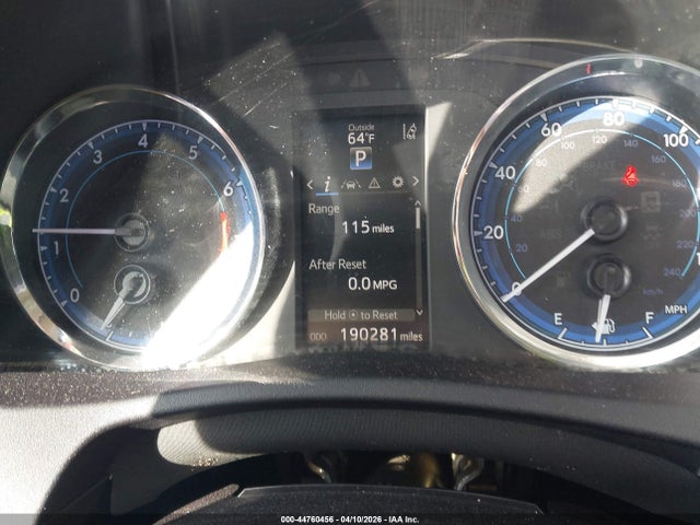44760456 :رقم المزاد ، 2T1BURHE4JC071811 vin ، 2018 Toyota Corolla Se مزاد بيع