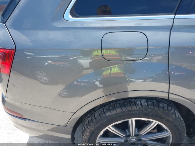 Продажа на аукционе авто 2017 Audi Q7 3.0t Premium, vin: WA1LAAF74HD019900, номер лота: 44760461