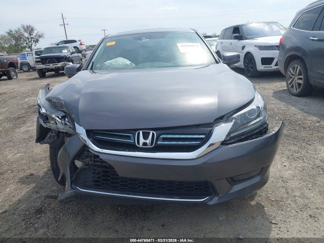 2015 Honda Accord Hybrid Ex-l მანქანა იყიდება აუქციონზე, vin: 1HGCR6F52FA010459, აუქციონის ნომერი: 44760471
