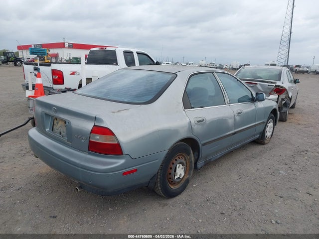 1994 HONDA ACCORD 1HGCD563XRA123586 Photo 3