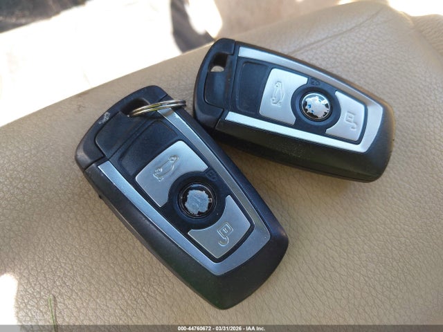 44760672 :رقم المزاد ، WBA3B3C58DF541684 vin ، 2013 Bmw 328i Xdrive مزاد بيع