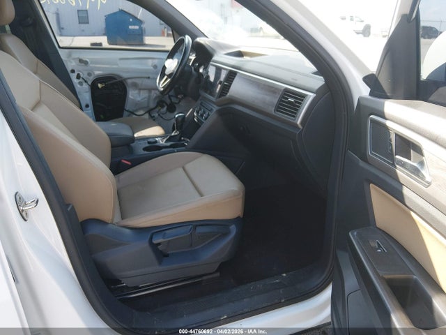 44760692 :رقم المزاد ، 1V21E2CA4LC208616 vin ، 2020 Volkswagen Atlas Cross Sport 3.6l V6 Se W/technology/3.6l V6 Se W/technology R-line مزاد بيع