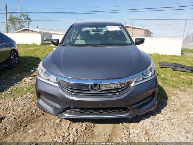 44760718 :رقم المزاد ، 1HGCR2F31HA192326 vin ، 2017 Honda Accord Lx مزاد بيع