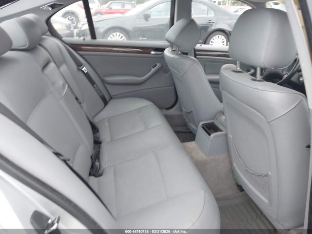 44760758 :رقم المزاد ، WBAAZ33484KP83831 vin ، 2004 Bmw 325i مزاد بيع
