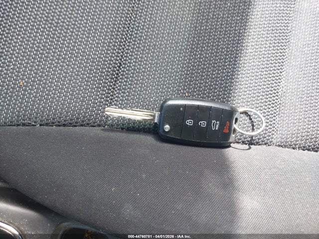 Auction sale of the 2017 Kia Forte Lx, vin: 3KPFK4A71HE066261, lot number: 44760781