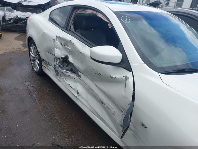 44760847 :رقم المزاد ، JN1CV6EK4FM870544 vin ، 2015 Infiniti Q60 Journey مزاد بيع