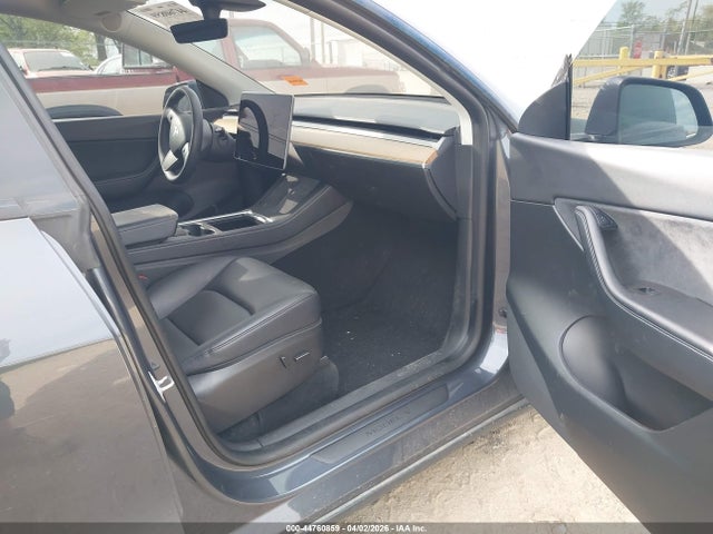 Продаж на аукціоні авто 2022 Tesla Model Y Long Range Dual Motor All-wheel Drive, vin: 7SAYGDEE8NA009256, номер лоту: 44760859