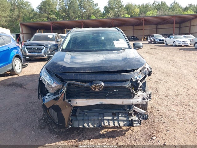 2020 Toyota Rav4 Le მანქანა იყიდება აუქციონზე, vin: JTMH1RFV3LD050489, აუქციონის ნომერი: 44760899