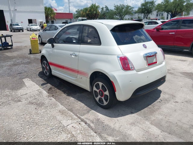 2013 FIAT 500E 3C3CFFGE0DT744775 Photo 2