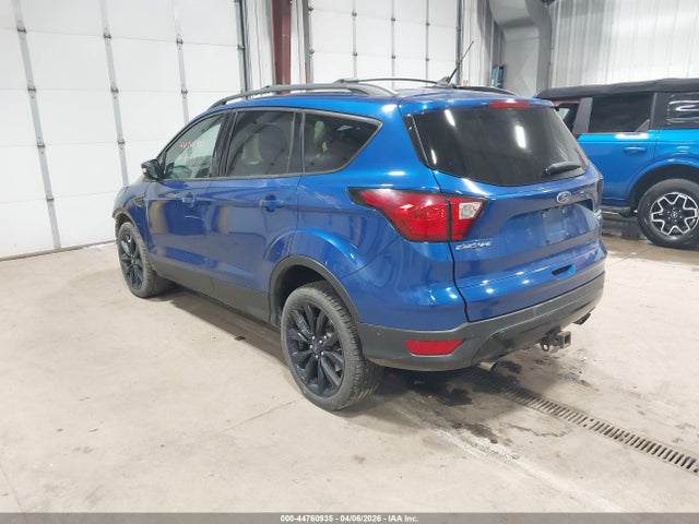 1FMCU9J91KUB71303 Ford Escape Titanium