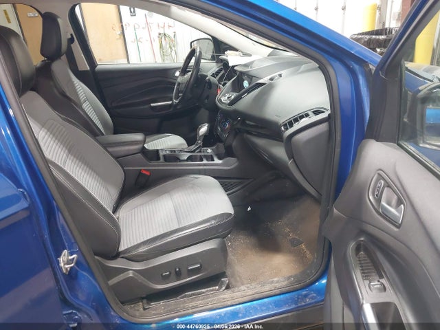 1FMCU9J91KUB71303 Ford Escape Titanium