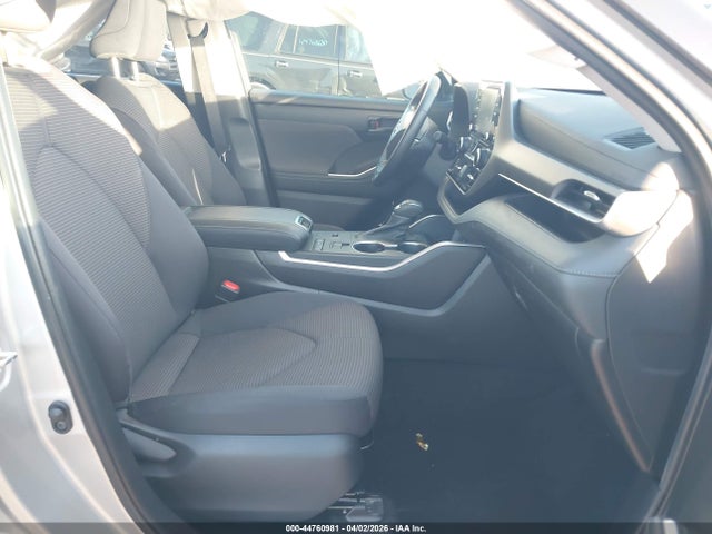 2022 TOYOTA HIGHLANDER 5TDZZRAH4NS557116 Photo 4
