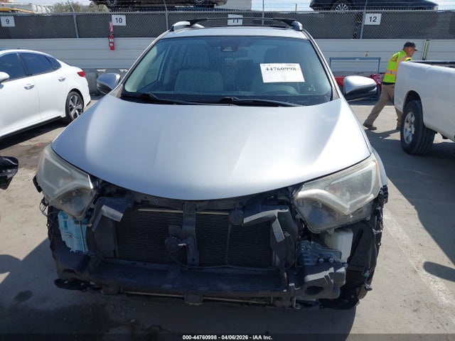JTMWFREV4JJ169676 Toyota Rav4 Xle