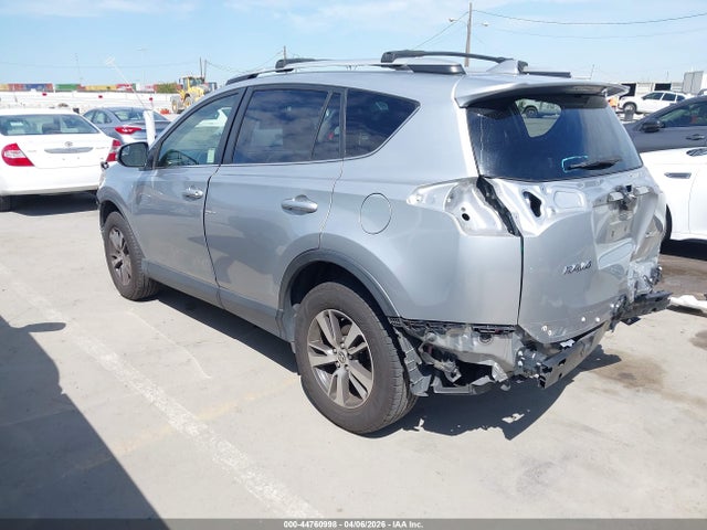 2018 TOYOTA RAV4 JTMWFREV4JJ169676 Photo 2