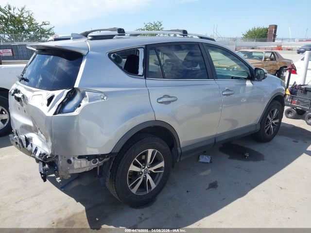 2018 TOYOTA RAV4 JTMWFREV4JJ169676 Photo 3