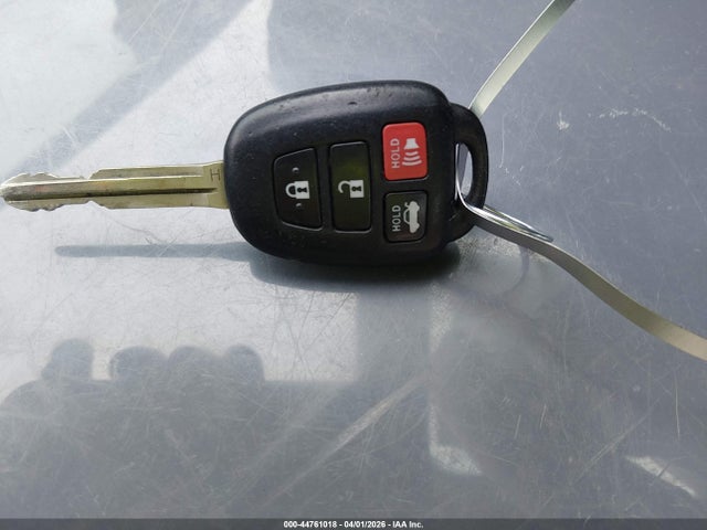 44761018 :رقم المزاد ، 5YFBURHE3GP478625 vin ، 2016 Toyota Corolla S مزاد بيع