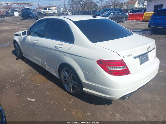 44761102 :رقم المزاد ، WDDGF8BB1CA711866 vin ، 2012 Mercedes-benz C 300 Sport 4matic مزاد بيع