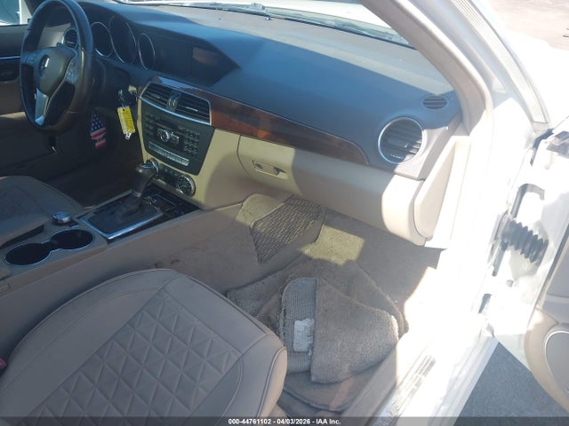 44761102 :رقم المزاد ، WDDGF8BB1CA711866 vin ، 2012 Mercedes-benz C 300 Sport 4matic مزاد بيع