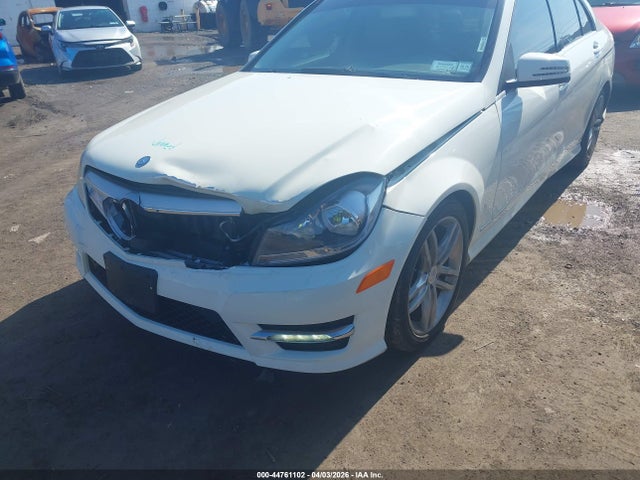 44761102 :رقم المزاد ، WDDGF8BB1CA711866 vin ، 2012 Mercedes-benz C 300 Sport 4matic مزاد بيع