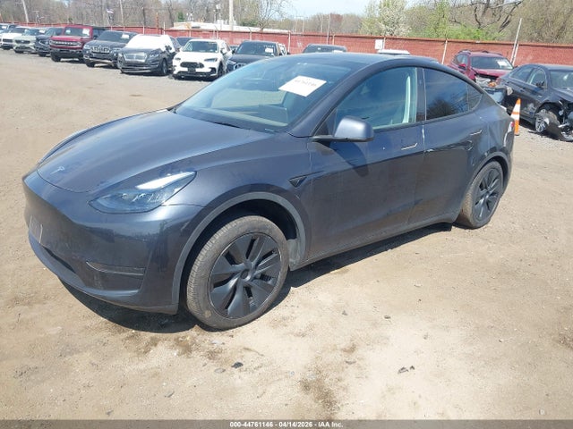 Продажа на аукционе авто 2024 Tesla Model Y Long Range Single Motor Rear-wheel Drive/rwd, vin: 7SAYGDED9RF192702, номер лота: 44761146