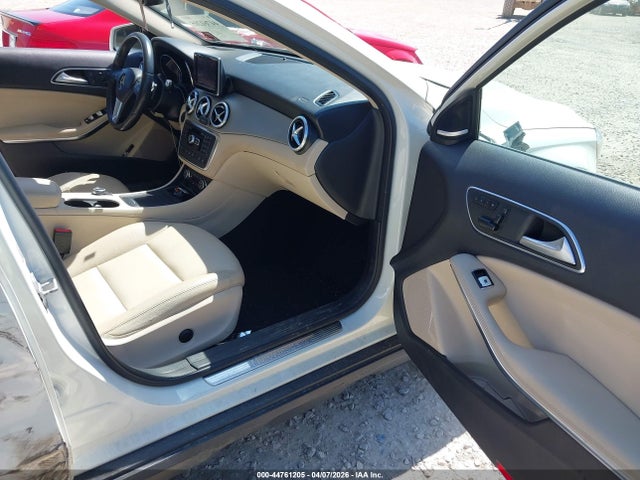 Aukcja sprzedaży 2015 Mercedes-benz Gla 250 4matic, vin: WDCTG4GB1FJ132897, numer aukcji: 44761205
