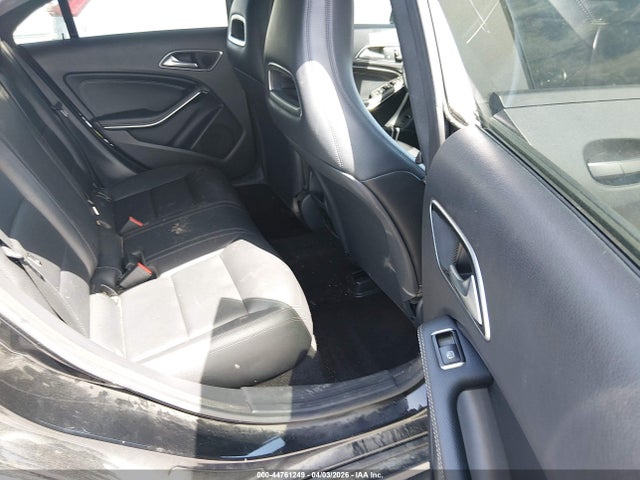 44761249 :رقم المزاد ، WDDSJ4EB2EN103606 vin ، 2014 Mercedes-benz Cla 250 مزاد بيع
