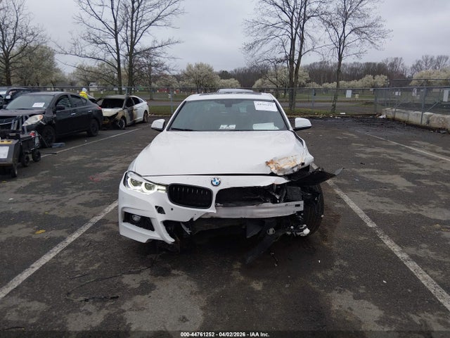 2017 Bmw 330i Xdrive მანქანა იყიდება აუქციონზე, vin: WBA8D9G51HNT91510, აუქციონის ნომერი: 44761252