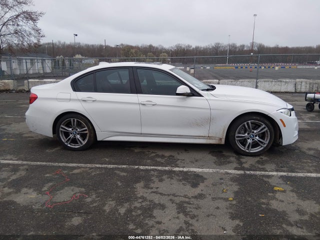 2017 Bmw 330i Xdrive მანქანა იყიდება აუქციონზე, vin: WBA8D9G51HNT91510, აუქციონის ნომერი: 44761252