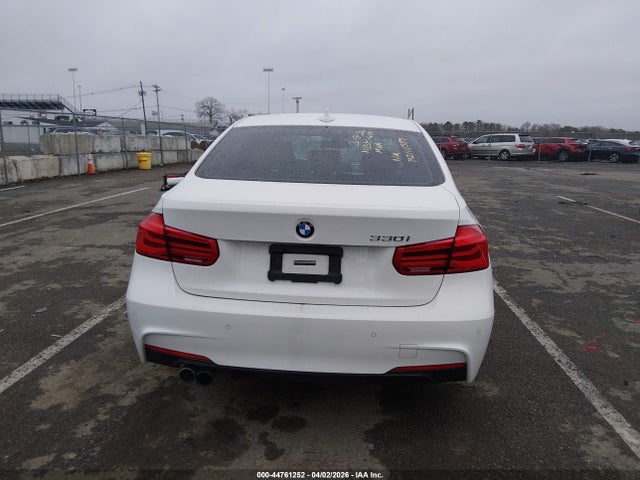 2017 Bmw 330i Xdrive მანქანა იყიდება აუქციონზე, vin: WBA8D9G51HNT91510, აუქციონის ნომერი: 44761252