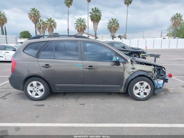 2009 Kia Rondo Lx მანქანა იყიდება აუქციონზე, vin: KNAFG528097226191, აუქციონის ნომერი: 44761278
