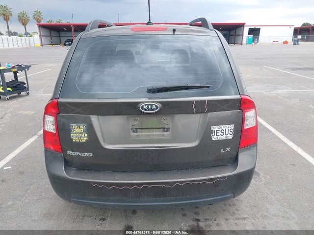 2009 Kia Rondo Lx მანქანა იყიდება აუქციონზე, vin: KNAFG528097226191, აუქციონის ნომერი: 44761278