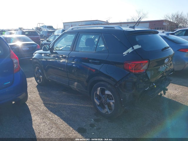 44761282 :رقم المزاد ، KMHRC8A36PU212390 vin ، 2023 Hyundai Venue Sel مزاد بيع