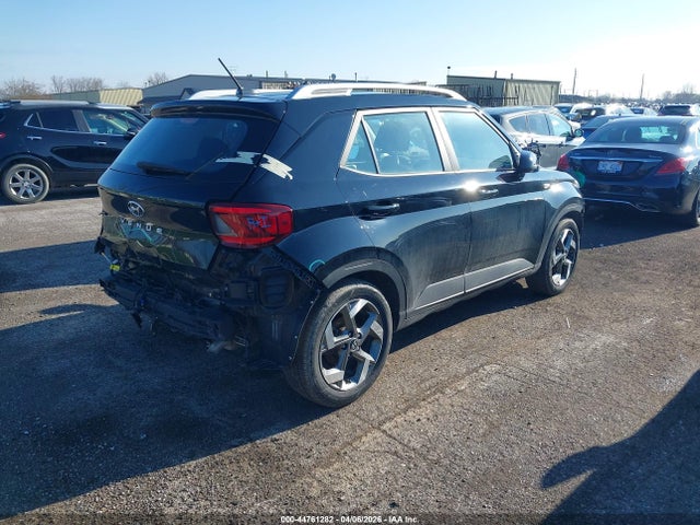 44761282 :رقم المزاد ، KMHRC8A36PU212390 vin ، 2023 Hyundai Venue Sel مزاد بيع