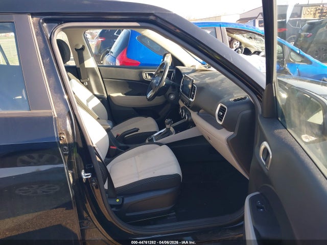 44761282 :رقم المزاد ، KMHRC8A36PU212390 vin ، 2023 Hyundai Venue Sel مزاد بيع