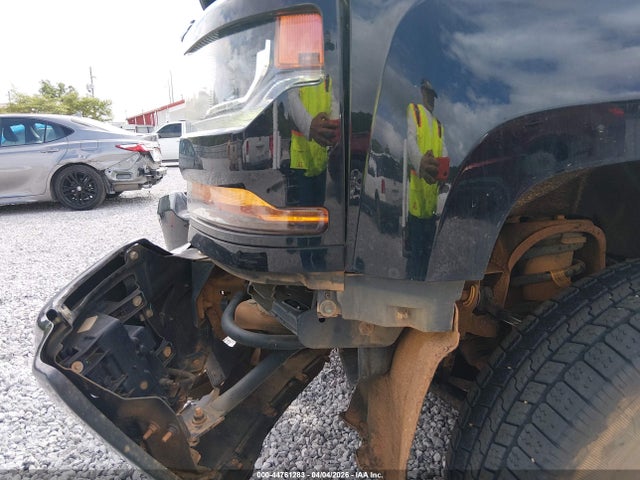 Auction sale of the 2018 Chevrolet Silverado 1500 2lt, vin: 3GCUKREC2JG542815, lot number: 44761283