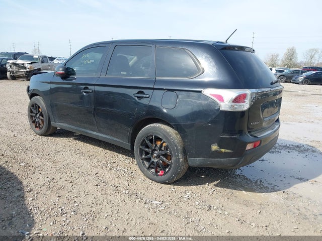 2014 MITSUBISHI OUTLANDER JA4AZ3A39EZ016568 Photo 2