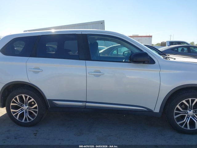 Продаж на аукціоні авто 2017 Mitsubishi Outlander Es, vin: JA4AZ2A32HZ027863, номер лоту: 44761325