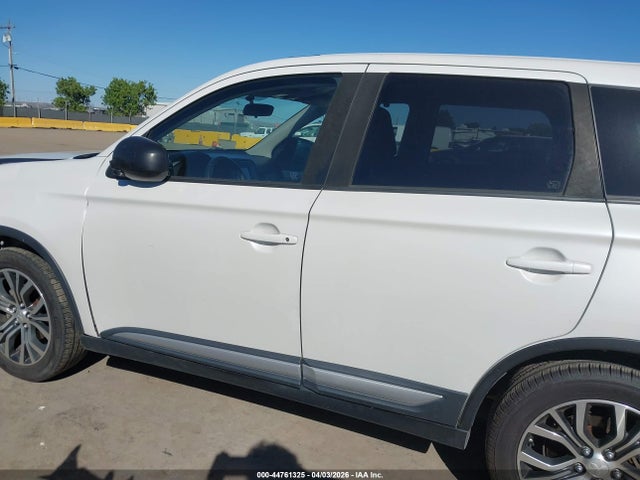 Продаж на аукціоні авто 2017 Mitsubishi Outlander Es, vin: JA4AZ2A32HZ027863, номер лоту: 44761325