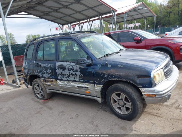 44761349 :رقم المزاد ، 2CNBJ634326926471 vin ، 2002 Chevrolet Tracker Hard Top Lt مزاد بيع