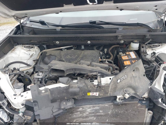 JTMH1RFV6MD072777 Toyota RAV4 LE