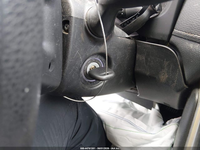 JTMH1RFV6MD072777 Toyota RAV4 LE