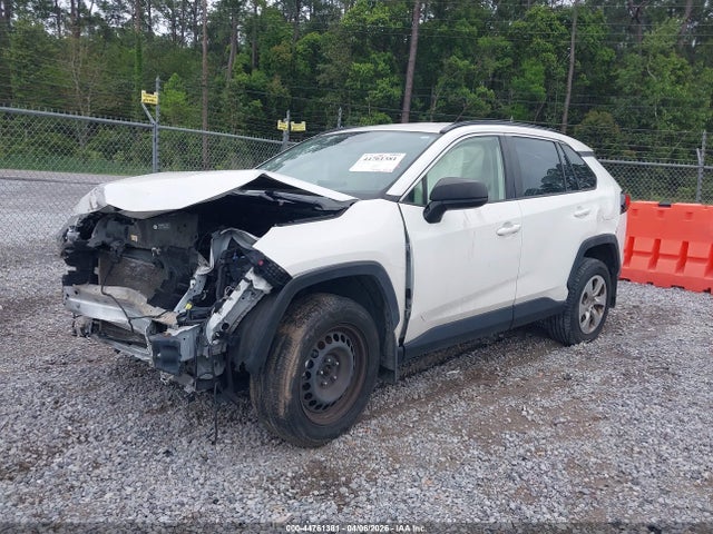 JTMH1RFV6MD072777 Toyota RAV4 LE