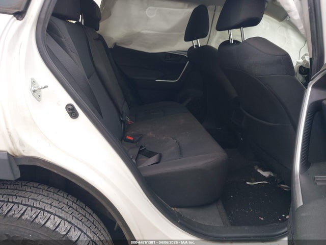 JTMH1RFV6MD072777 Toyota RAV4 LE