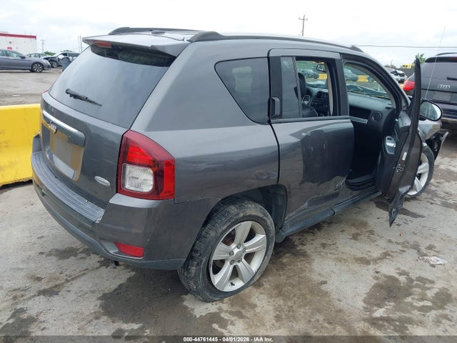 44761445 :رقم المزاد ، 1C4NJDEBXGD778345 vin ، 2016 Jeep Compass Latitude مزاد بيع