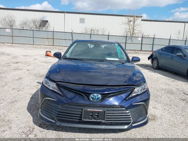 44761461 :رقم المزاد ، 4T1C31AK8NU584251 vin ، 2022 Toyota Camry Le Hybrid مزاد بيع