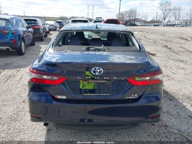 44761461 :رقم المزاد ، 4T1C31AK8NU584251 vin ، 2022 Toyota Camry Le Hybrid مزاد بيع