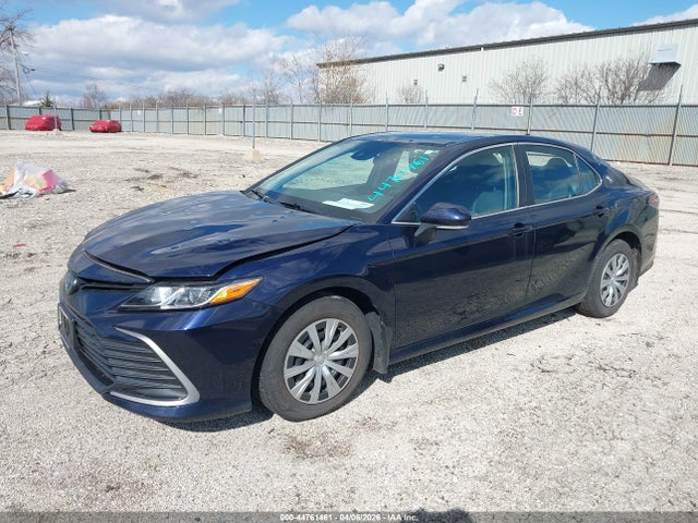 44761461 :رقم المزاد ، 4T1C31AK8NU584251 vin ، 2022 Toyota Camry Le Hybrid مزاد بيع