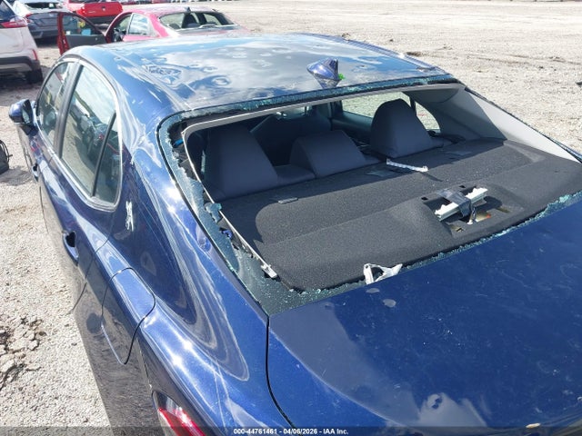 44761461 :رقم المزاد ، 4T1C31AK8NU584251 vin ، 2022 Toyota Camry Le Hybrid مزاد بيع