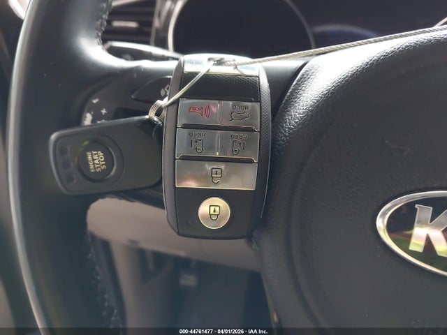2017 Kia Sedona Ex მანქანა იყიდება აუქციონზე, vin: KNDMC5C15H6257898, აუქციონის ნომერი: 44761477